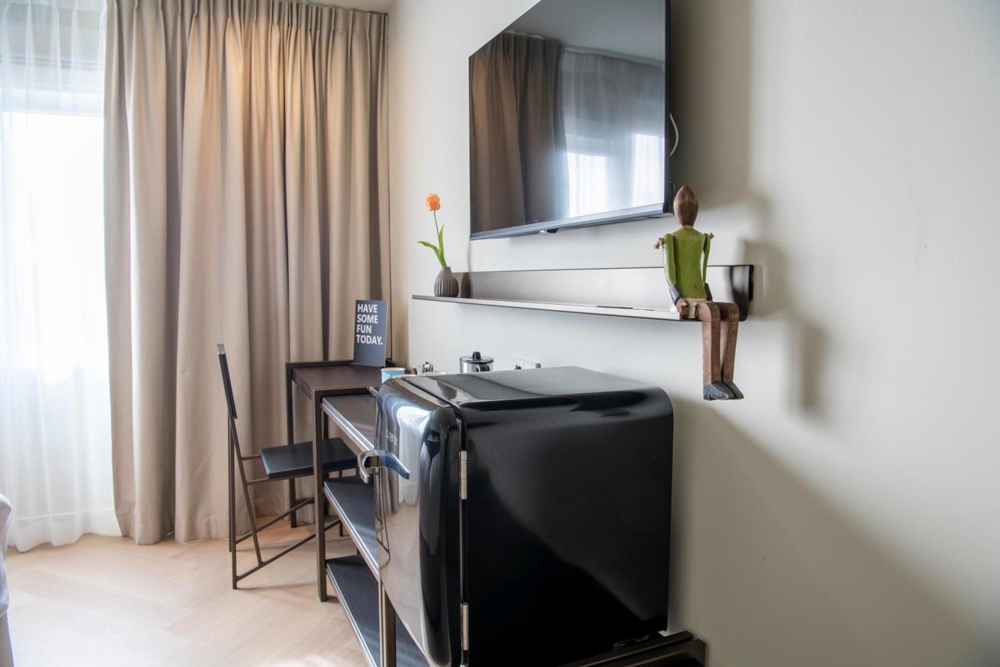 Boutique Hotel Herbergh Amsterdam Airport Free Parking Badhoevedorp Eksteriør billede